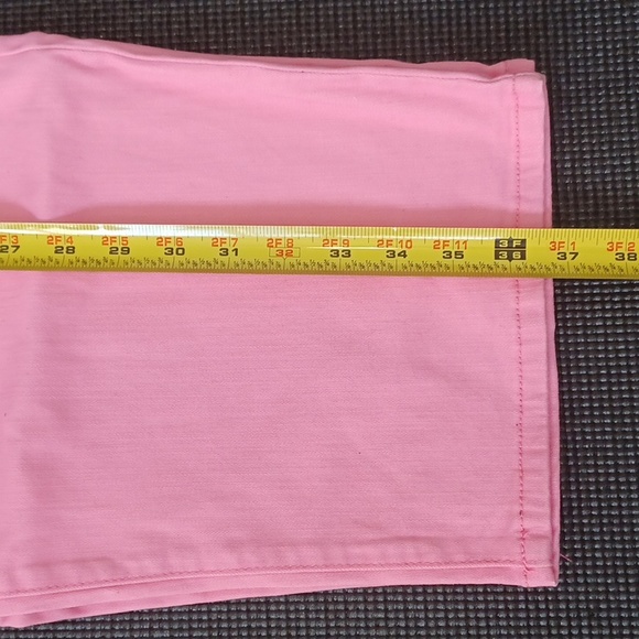 CHARTER CLUB pink capris pants wtih button fly close & pockets. Size 12. NWT - Picture 2 of 16